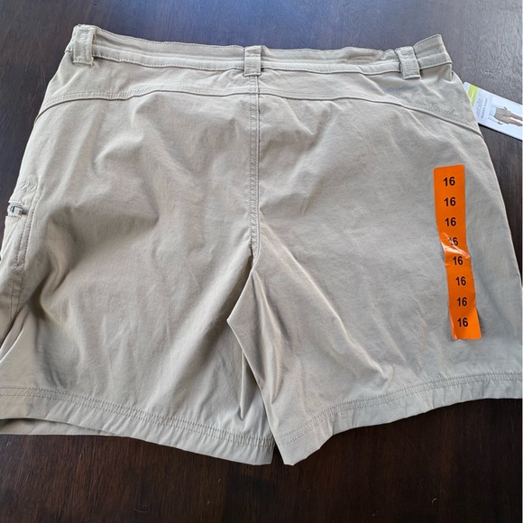 Eddie Bauer Tan Cargo Shorts with Relaxed Fit - Picture 1 of 5